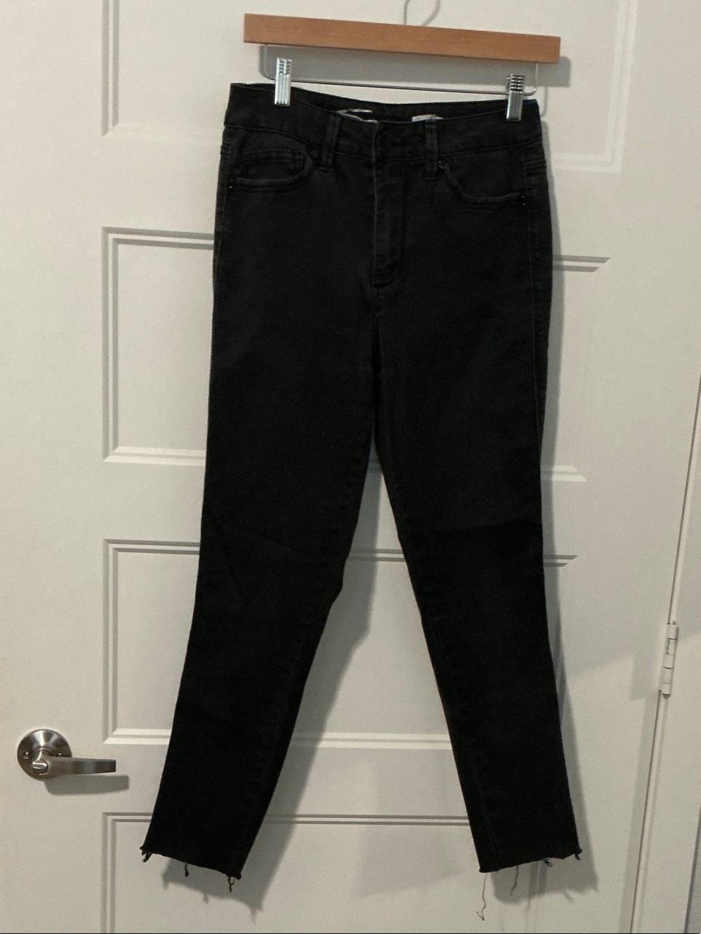 Seven7 Women's Black Skinny Raw Hem Jeans